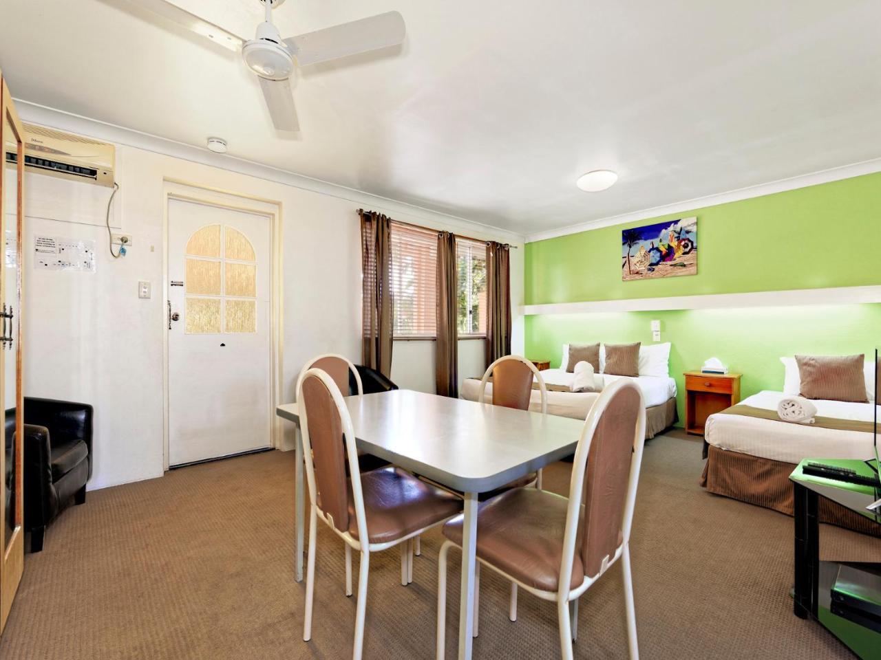 Riviera Motel Bundaberg Exterior photo
